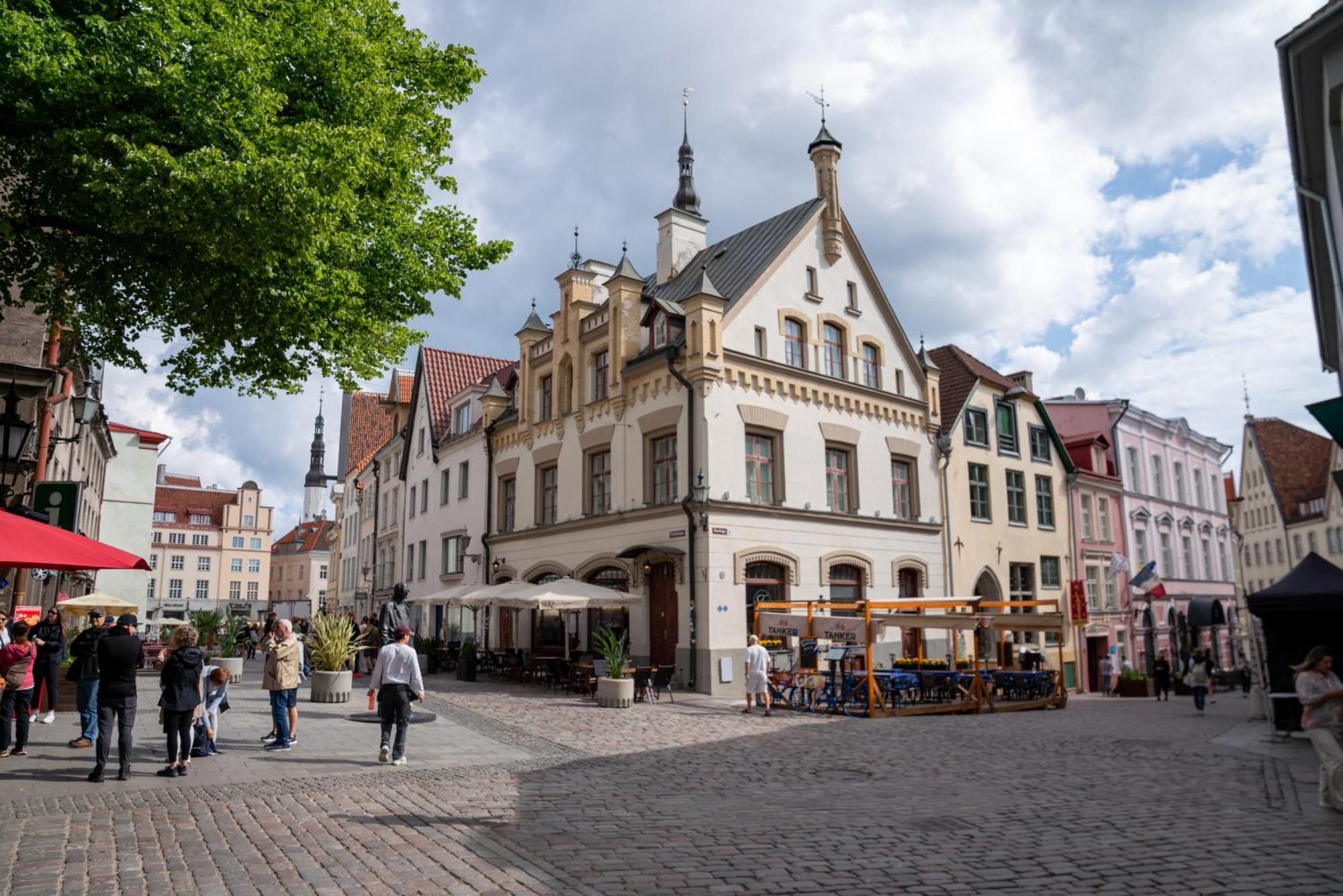 2br 95m2 In Old Town With Free Parking And Sauna! * Tallinn