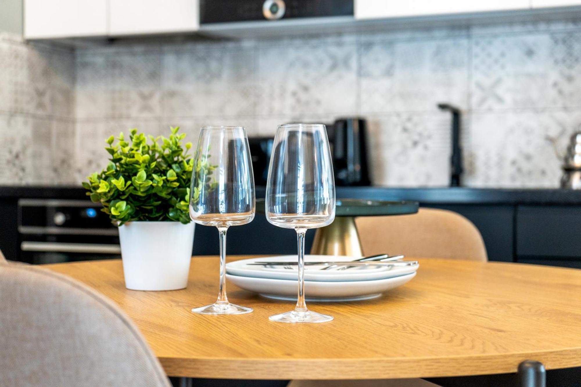 2br 95m2 In Old Town With Free Parking And Sauna! Apartament *
