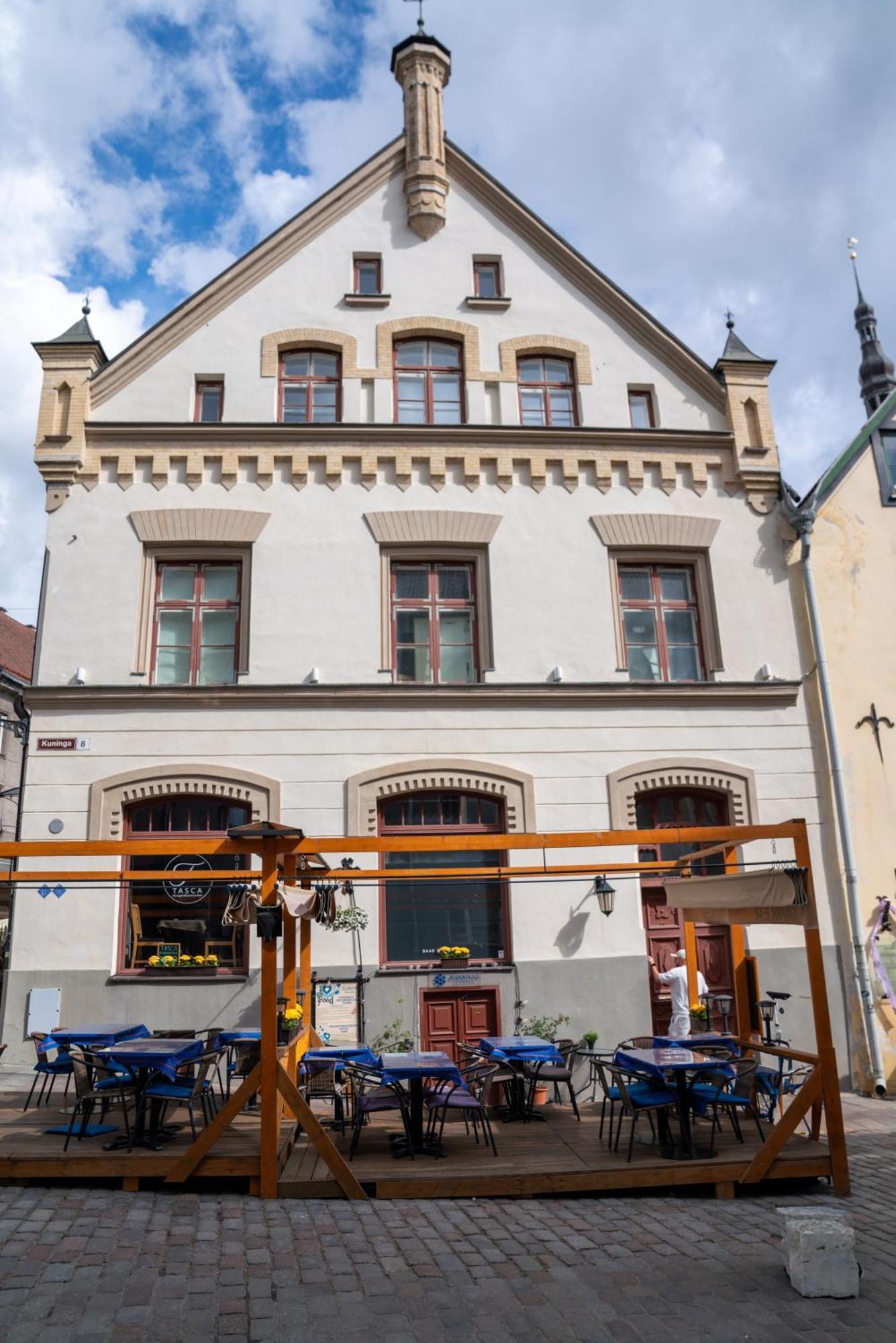 2br 95m2 In Old Town With Free Parking And Sauna! Tallin
